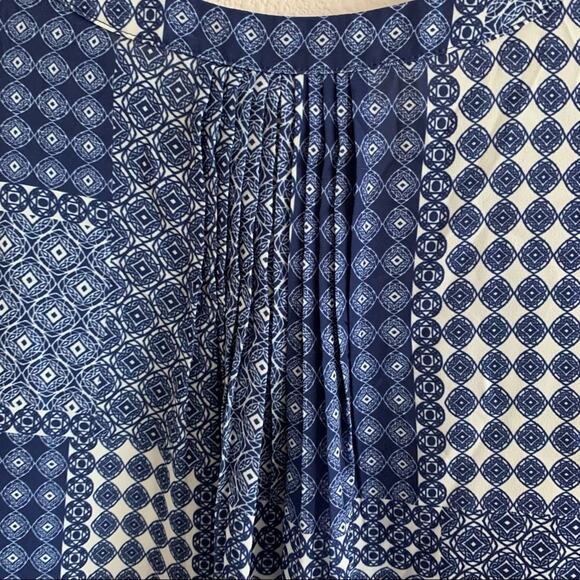 NYDJ Not Your Daughters Jeans Pintuck Blouse Geometric Blue Front Button Small - Picture 8 of 11